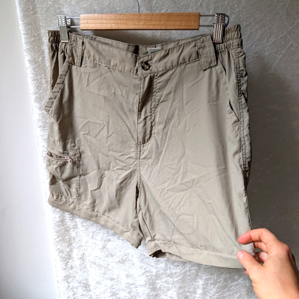 Dakota Grizzly Tan Nylon Cargo Shorts